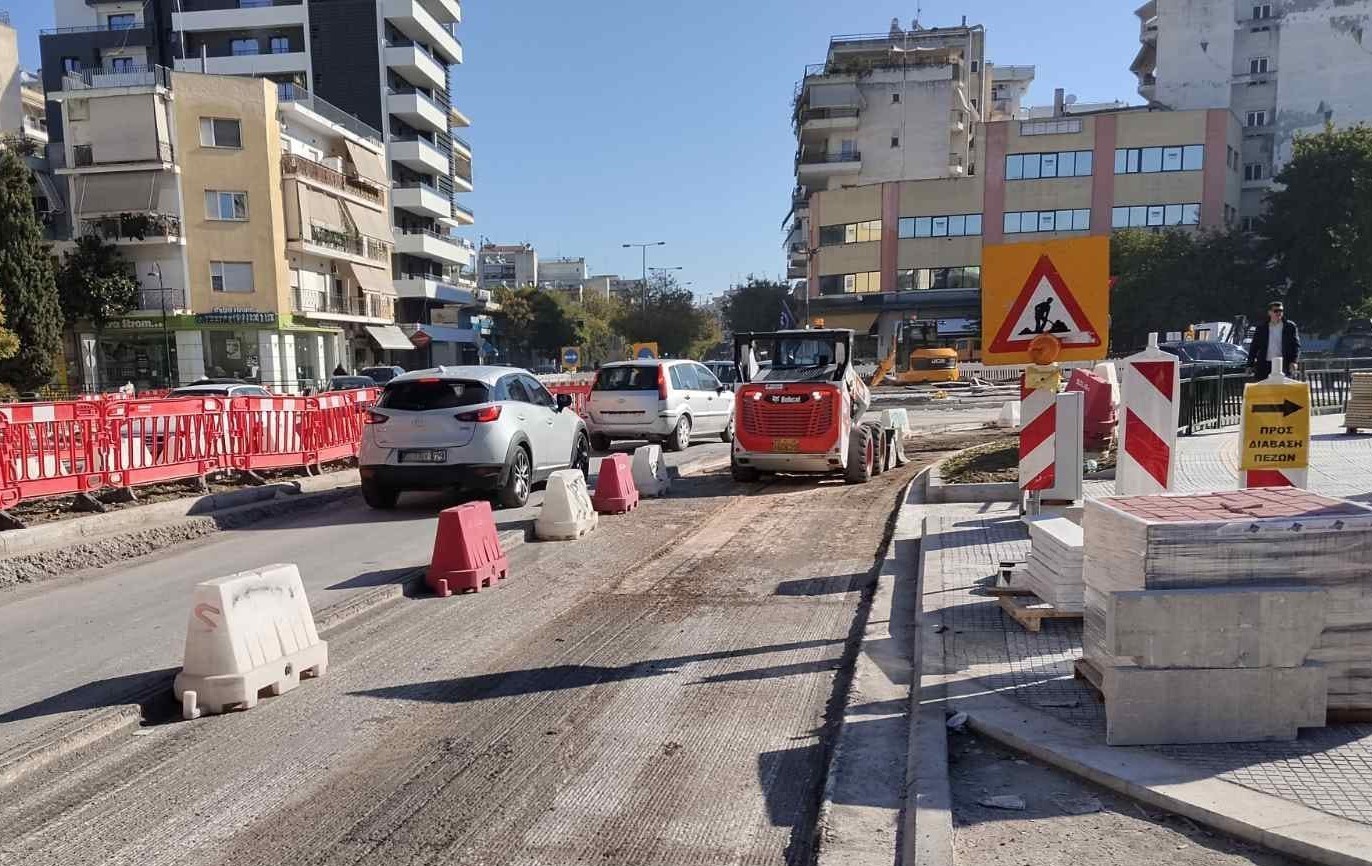 Με ταχείς ρυθμούς η ασφαλτόστρωση στον κόμβο Φαρσάλων